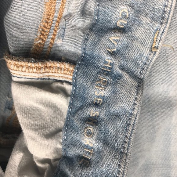 AMERICAN EAGLE Light Wash Curvy Hi Rise Shortie 0 - Picture 5 of 6